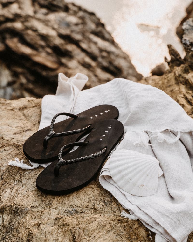 Reef Bliss Fling-Black | Reef | - Northshore Newquay - Surf/Skate Shop