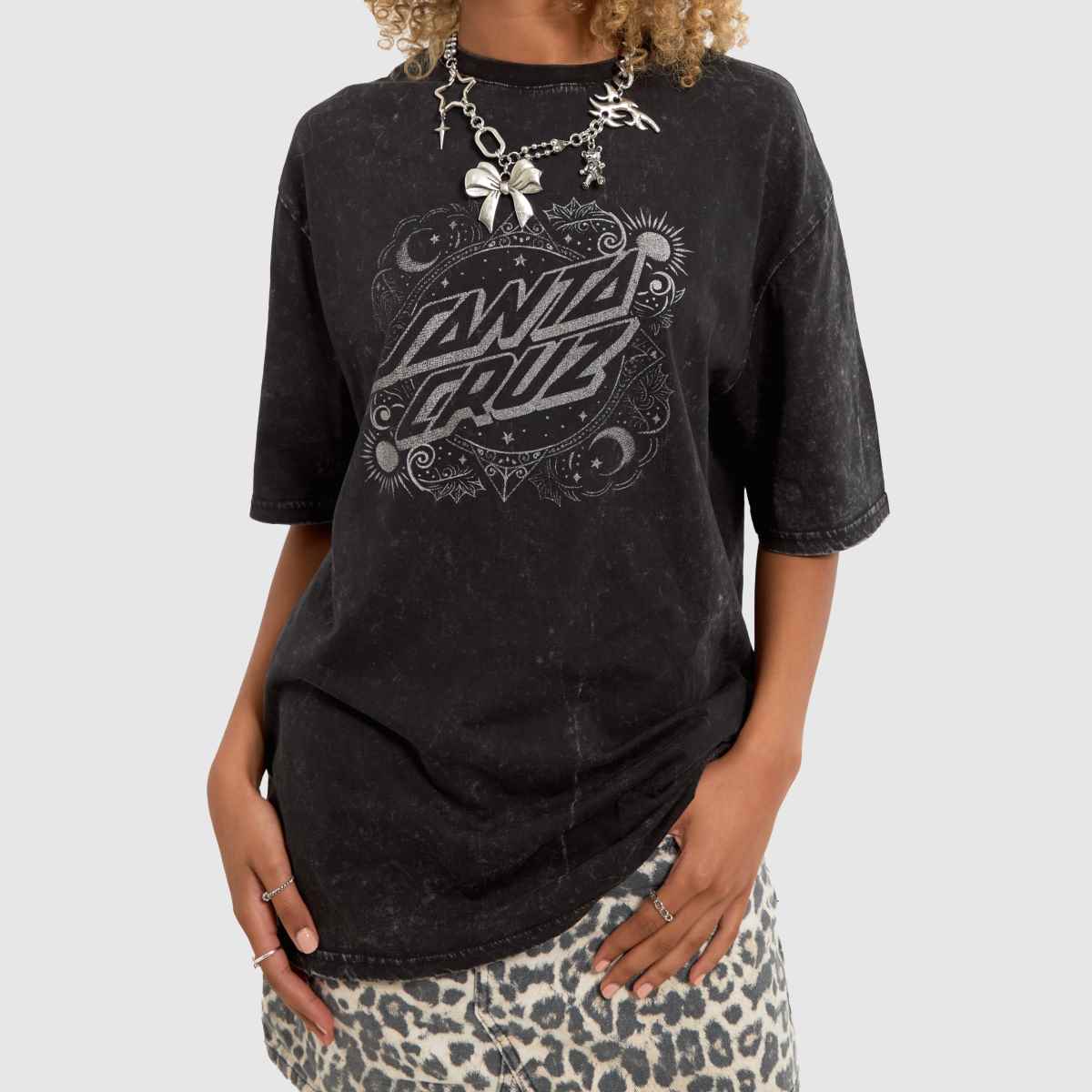 Santa Cruz Women's Ornate Dot Oversized T-shirt-Black Acid Wash | Santa Cruz |