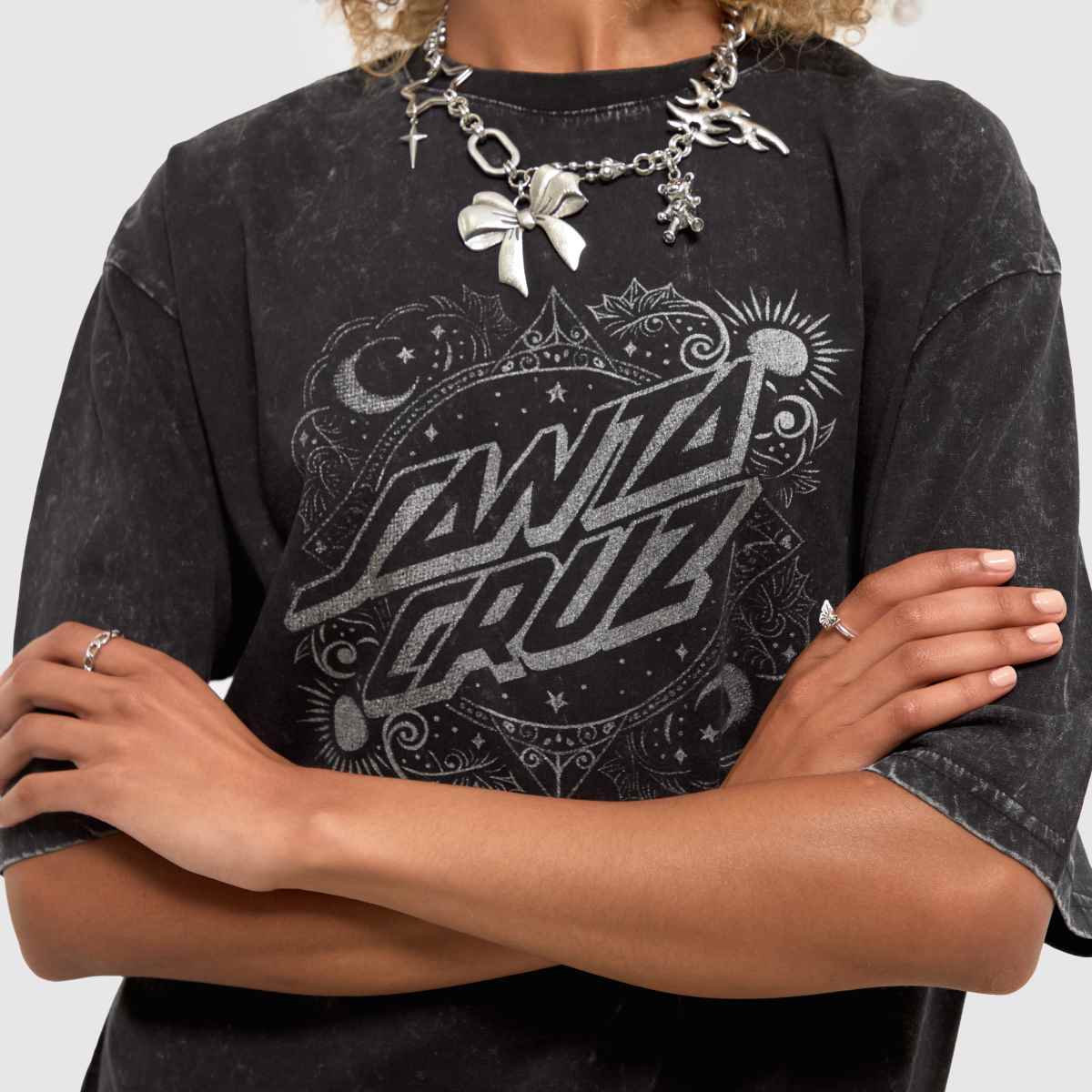 Santa Cruz Women's Ornate Dot Oversized T-shirt-Black Acid Wash | Santa Cruz |