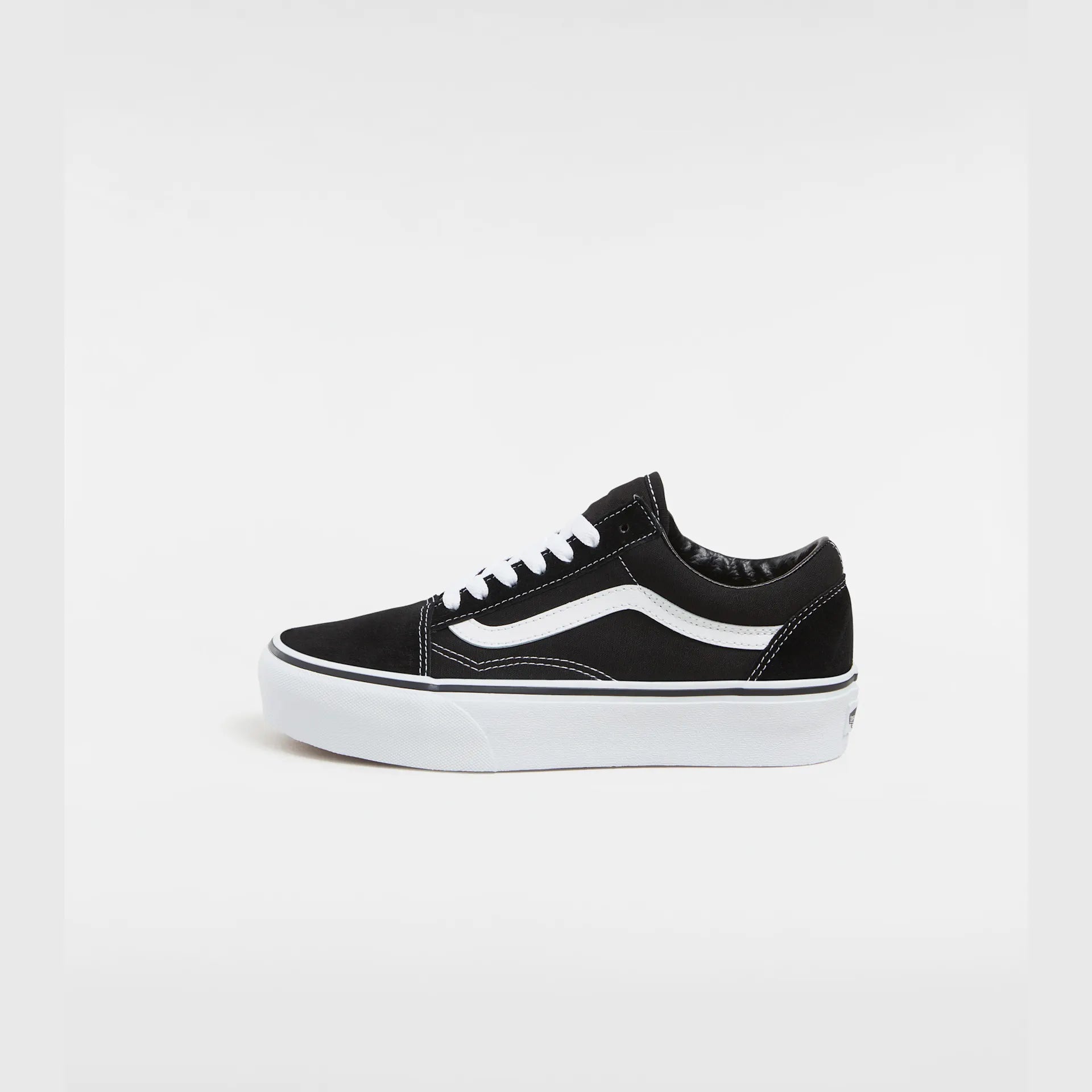 Vans UA Old Skool Platform - Black/White | Vans | Womens Lifestyle Classics FTW - Northshore Newquay - Surf/Skate Shop