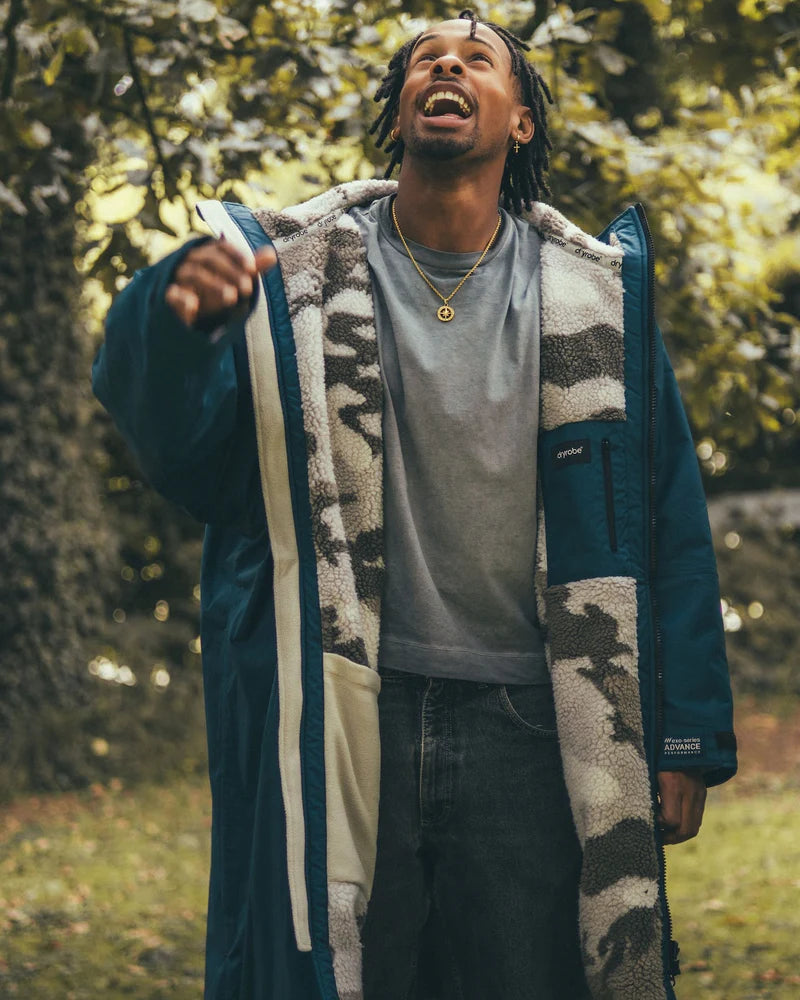 DryRobe | Adult Long Sleeve - Deep sea blue/sand camo | Dryrobe | Change Robe