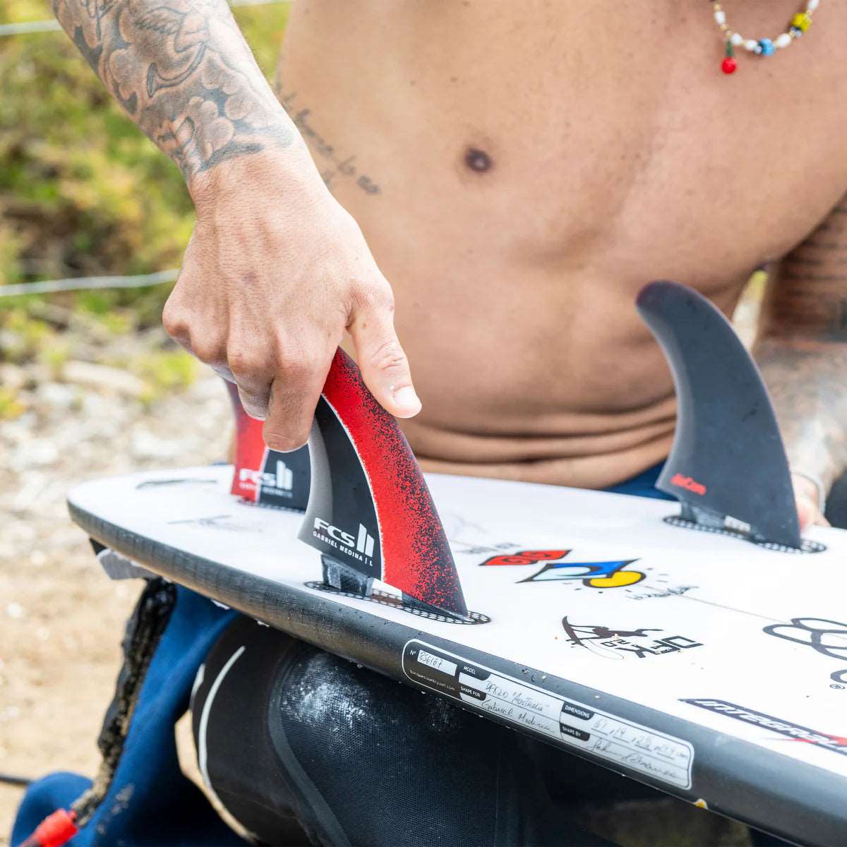 FCS II MEDINA TRI FIN SET ( Black / Red ) | FCS | Surfboard Fins.