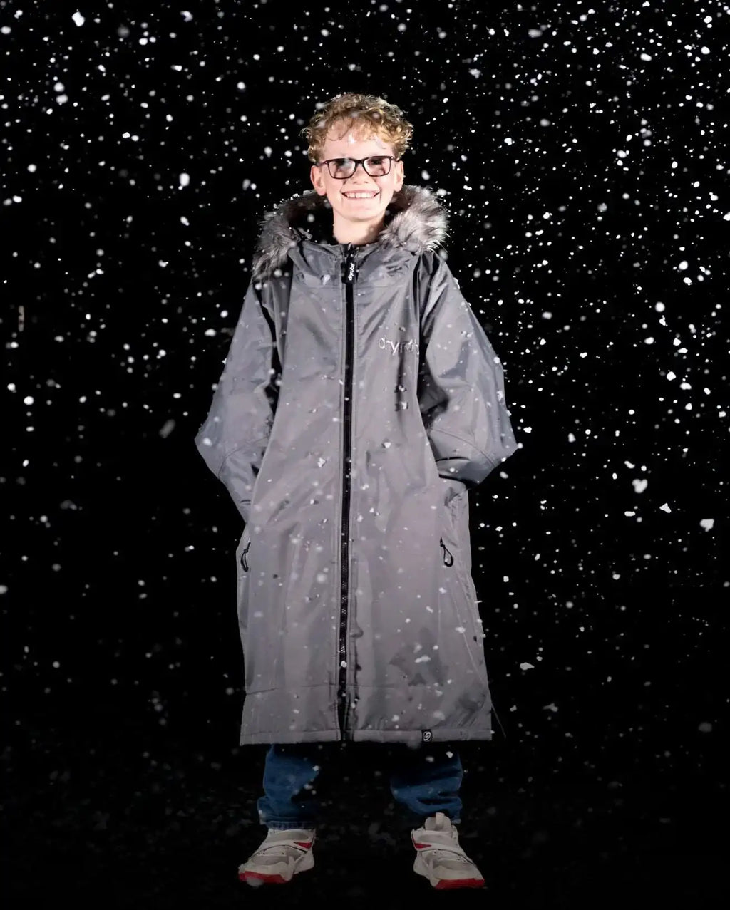 DryRobe Alpine Kids Age 5-9 Charcoal Black | Dryrobe | Dryrobe - Northshore Newquay - Surf/Skate Shop