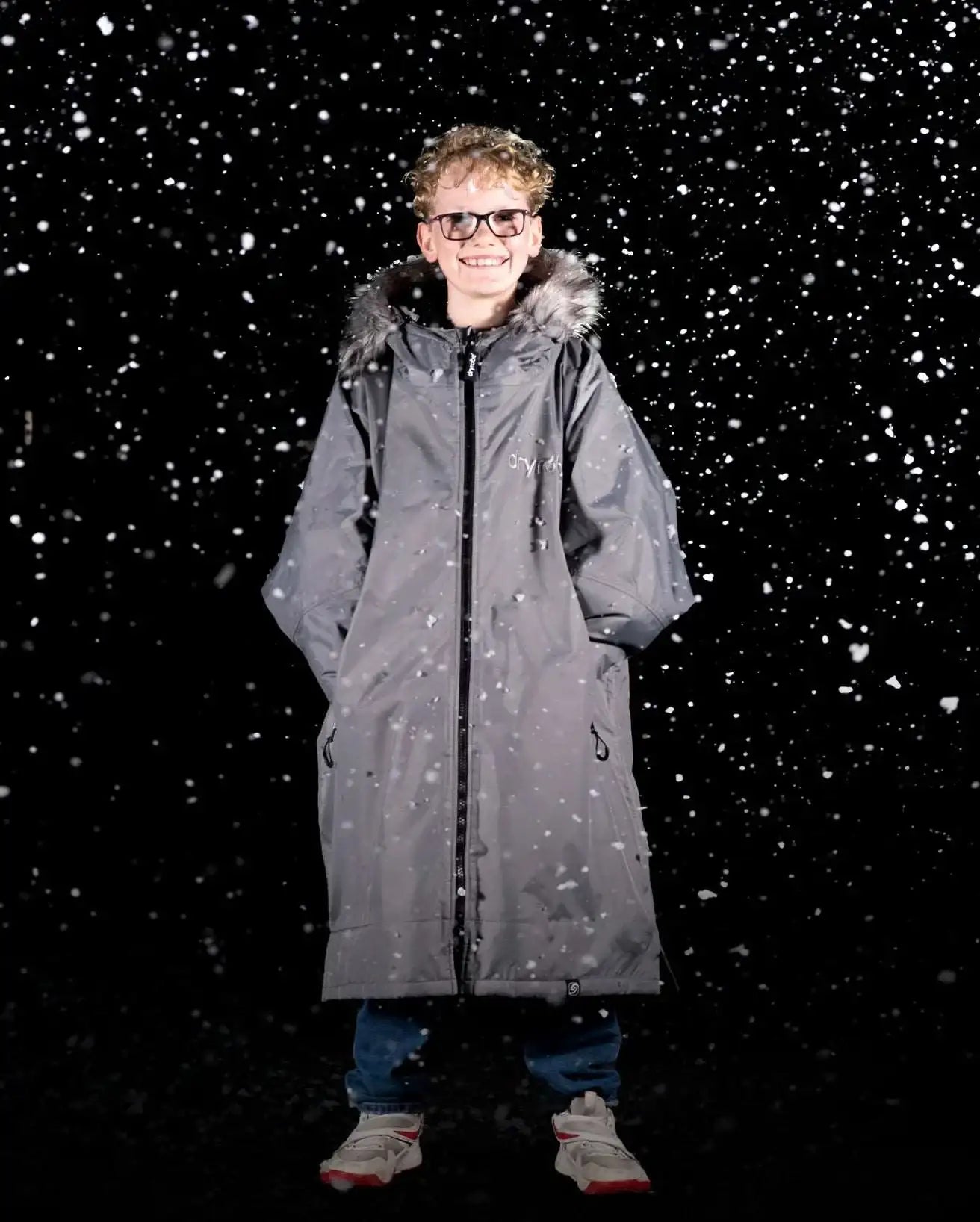 DryRobe Alpine Kids Age 5-9 Charcoal Black | Dryrobe | Dryrobe - Northshore Newquay - Surf/Skate Shop