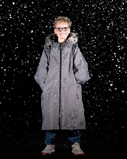 DryRobe Alpine Kids Age 5-9 Charcoal Black | Dryrobe | Dryrobe