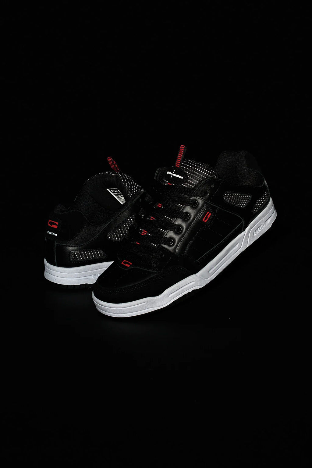 Globe Tilt Prime - Black/Mullen | Globe | trainers