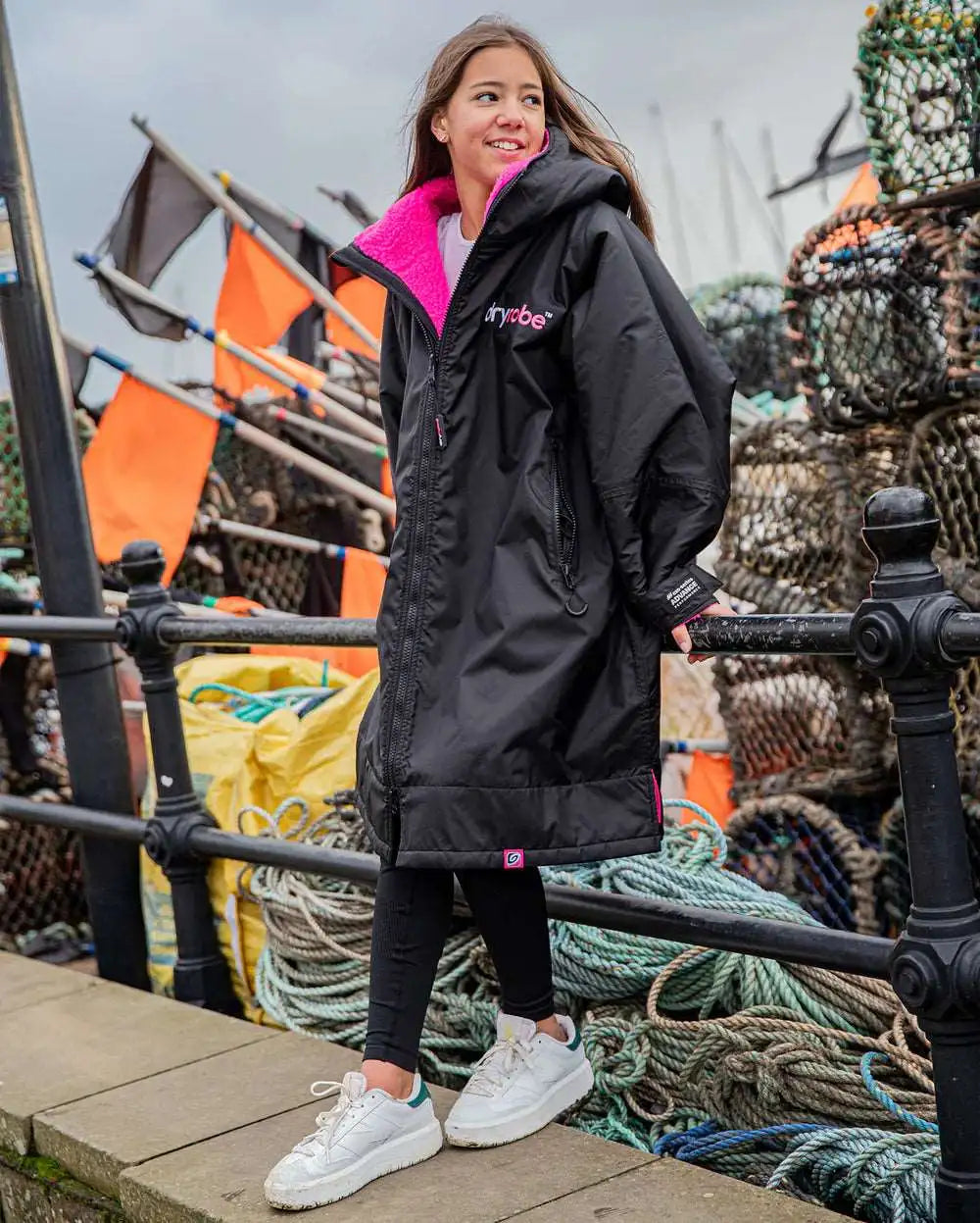 Kids DryRobe V3 Age 5-9 Black Pink | Dryrobe | Dryrobe - Northshore Newquay - Surf/Skate Shop